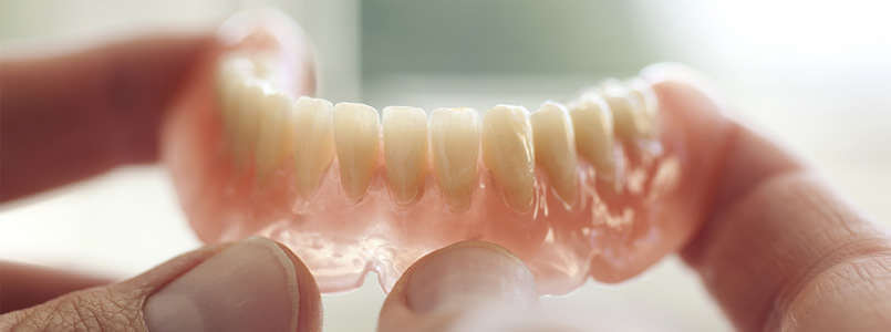 Zahnprothese in jungen jahren